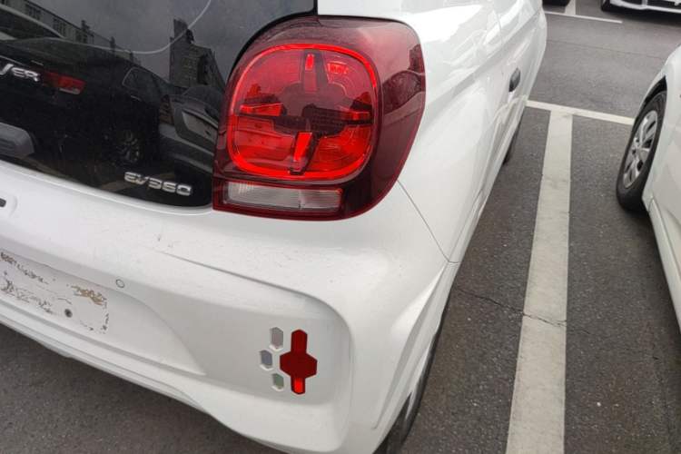 Used Roewe Clever 2022 311km QiQi BoBo Edition Right Rear Taillight