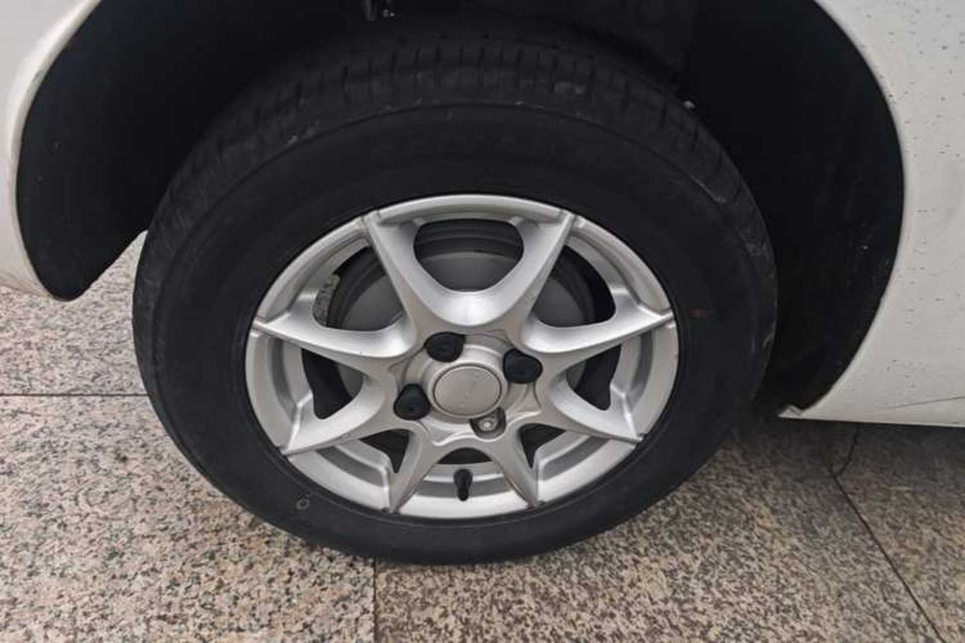 Used Roewe Clever 2022 311km QiQi BoBo Edition Right Rear Wheel Hub