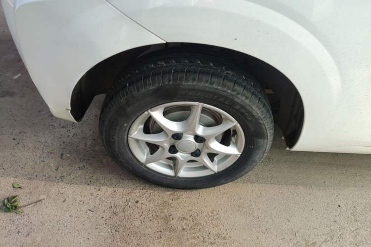 Used Roewe Clever 2022 311km QiQi BoBo Edition Right Rear Wheel Hub