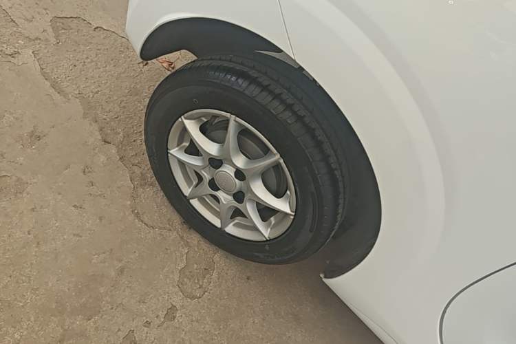 Used Roewe Clever 2022 311km QiQi BoBo Edition Right Rear Wheel Hub