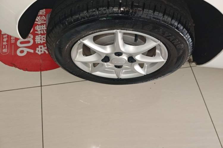 Used Roewe Clever 2022 311km QiQi BoBo Edition Right Rear Wheel Hub