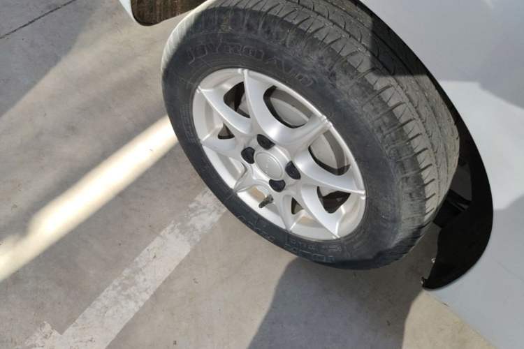 Used Roewe Clever 2022 311km QiQi BoBo Edition Right Rear Wheel Hub