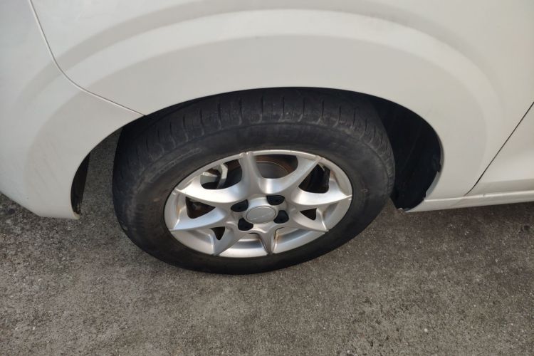 Used Roewe Clever 2022 311km QiQi BoBo Edition Right Rear Wheel Hub