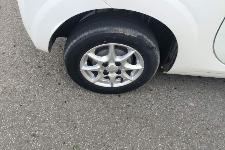 Used Roewe Clever 2022 311km QiQi BoBo Edition Right Rear Wheel Hub