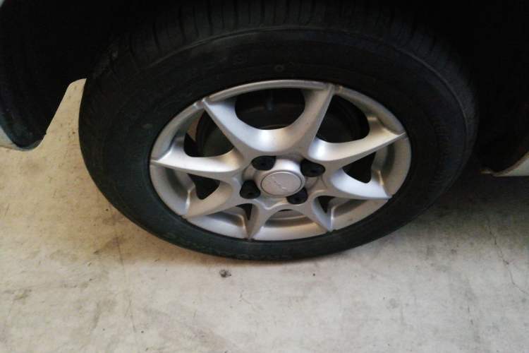 Used Roewe Clever 2022 311km QiQi BoBo Edition Right Rear Wheel Hub