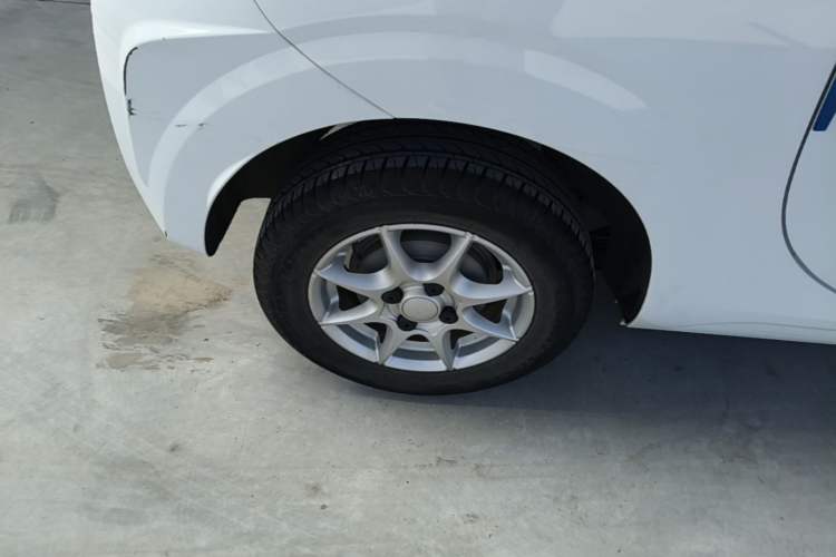 Used Roewe Clever 2022 311km QiQi BoBo Edition Right Rear Wheel Hub