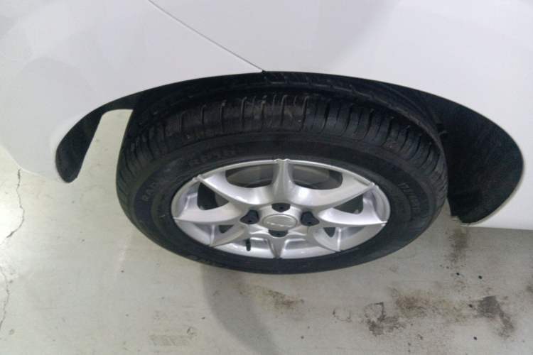Used Roewe Clever 2022 311km QiQi BoBo Edition Right Rear Wheel Hub
