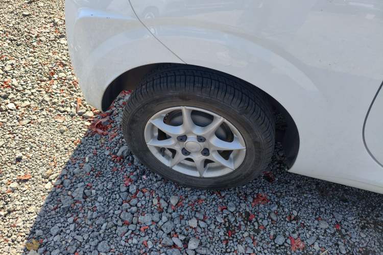 Used Roewe Clever 2022 311km QiQi BoBo Edition Right Rear Wheel Hub