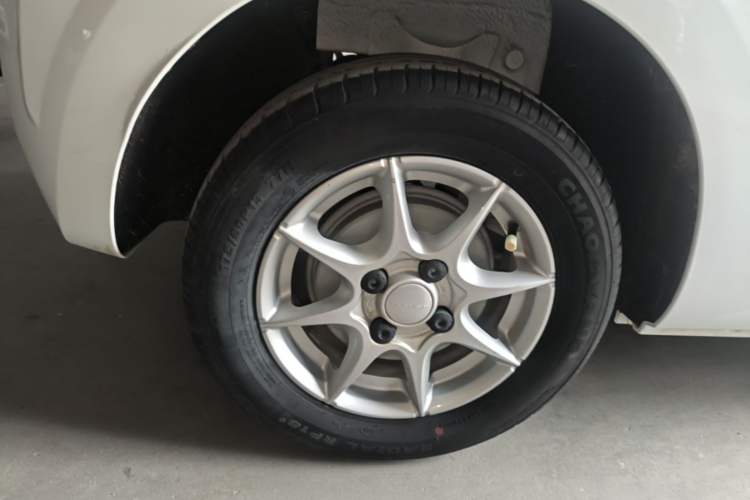 Used Roewe Clever 2022 311km QiQi BoBo Edition Right Rear Wheel Hub