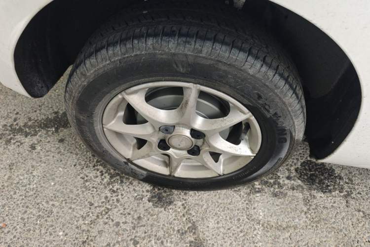 Used Roewe Clever 2022 311km QiQi BoBo Edition Right Rear Wheel Hub