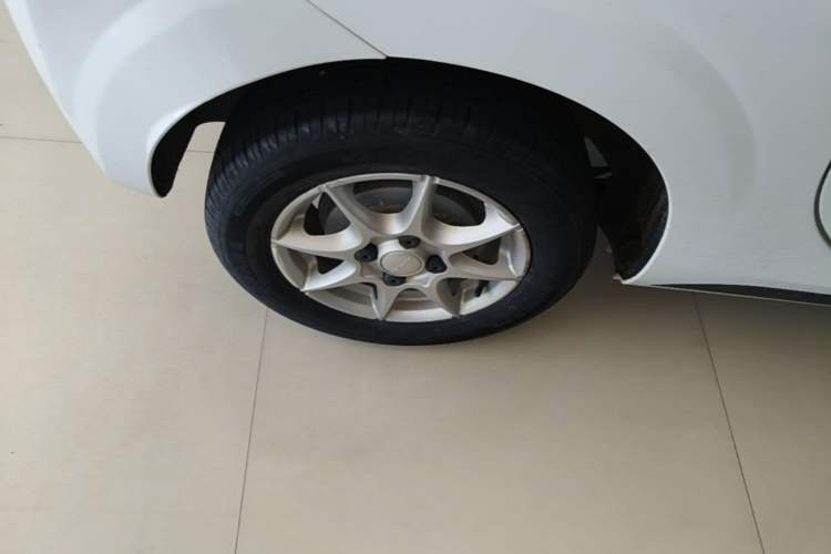 Used Roewe Clever 2022 311km QiQi BoBo Edition Right Rear Wheel Hub