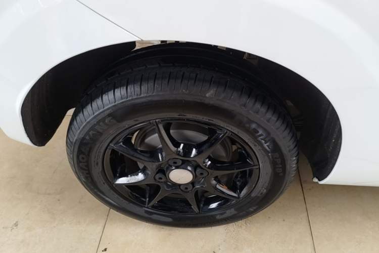 Used Roewe Clever 2022 311km QiQi BoBo Edition Right Rear Wheel Hub