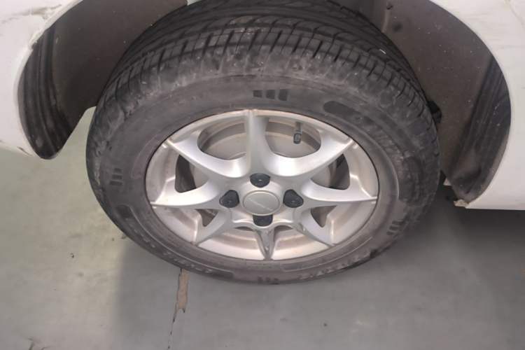 Used Roewe Clever 2022 311km QiQi BoBo Edition Right Rear Wheel Hub