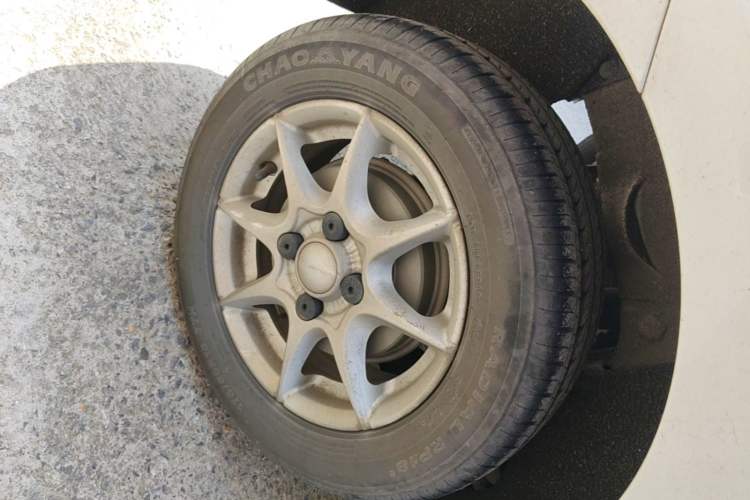 Used Roewe Clever 2022 311km QiQi BoBo Edition Right Rear Wheel Hub