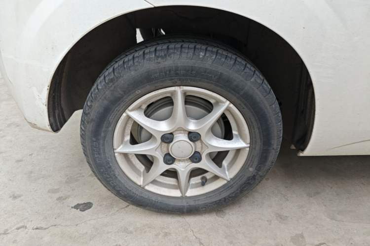 Used Roewe Clever 2022 311km QiQi BoBo Edition Right Rear Wheel Hub