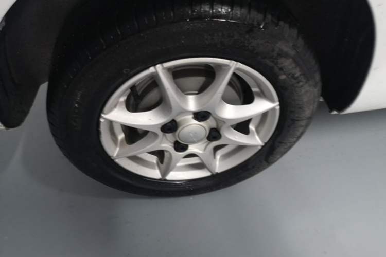 Used Roewe Clever 2022 311km QiQi BoBo Edition Right Rear Wheel Hub