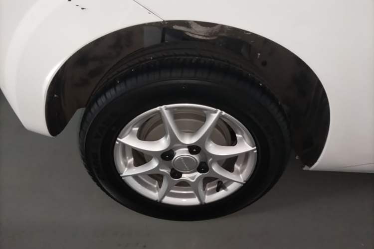 Used Roewe Clever 2022 311km QiQi BoBo Edition Right Rear Wheel Hub