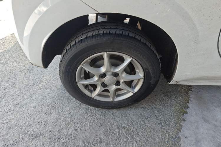 Used Roewe Clever 2022 311km QiQi BoBo Edition Right Rear Wheel Hub