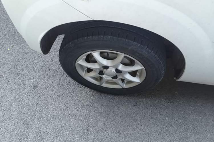 Used Roewe Clever 2022 311km QiQi BoBo Edition Right Rear Wheel Hub