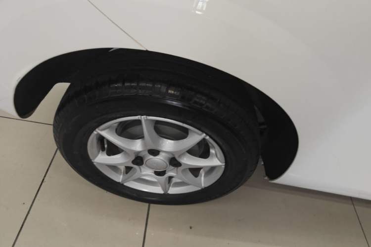 Used Roewe Clever 2022 311km QiQi BoBo Edition Right Rear Wheel Hub
