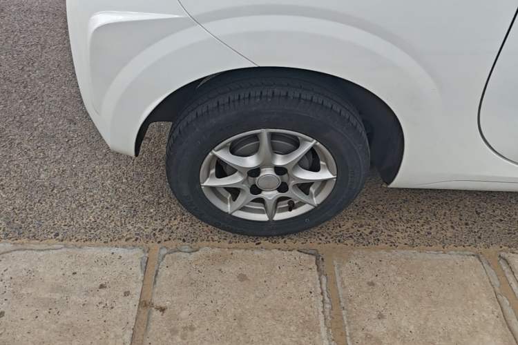Used Roewe Clever 2022 311km QiQi BoBo Edition Right Rear Wheel Hub