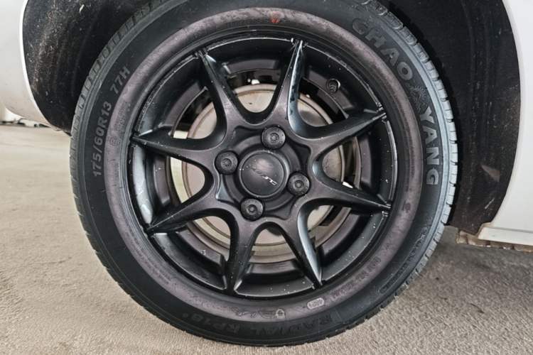 Used Roewe Clever 2022 311km QiQi BoBo Edition Right Rear Wheel Hub