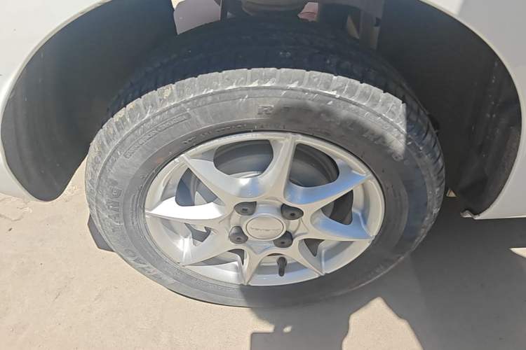Used Roewe Clever 2022 311km QiQi BoBo Edition Right Rear Wheel Hub