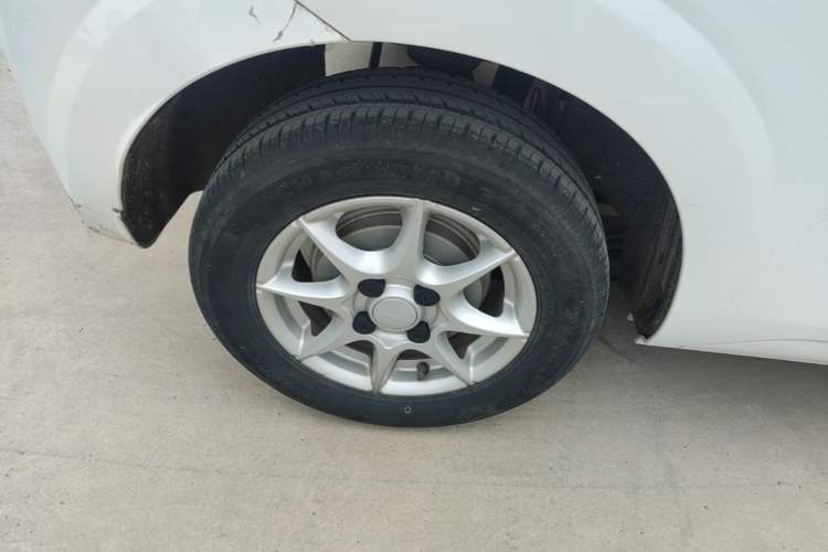 Used Roewe Clever 2022 311km QiQi BoBo Edition Right Rear Wheel Hub