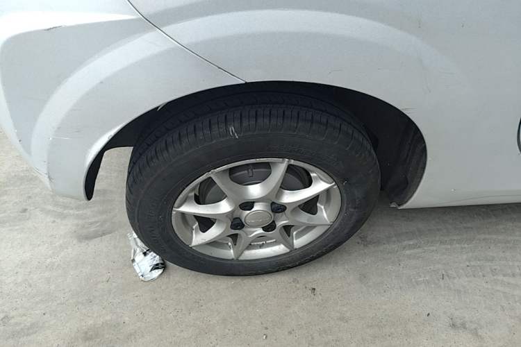Used Roewe Clever 2022 311km QiQi BoBo Edition Right Rear Wheel Hub