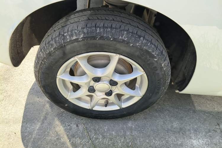 Used Roewe Clever 2022 311km QiQi BoBo Edition Right Rear Wheel Hub