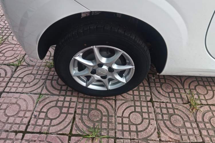 Used Roewe Clever 2022 311km QiQi BoBo Edition Right Rear Wheel Hub