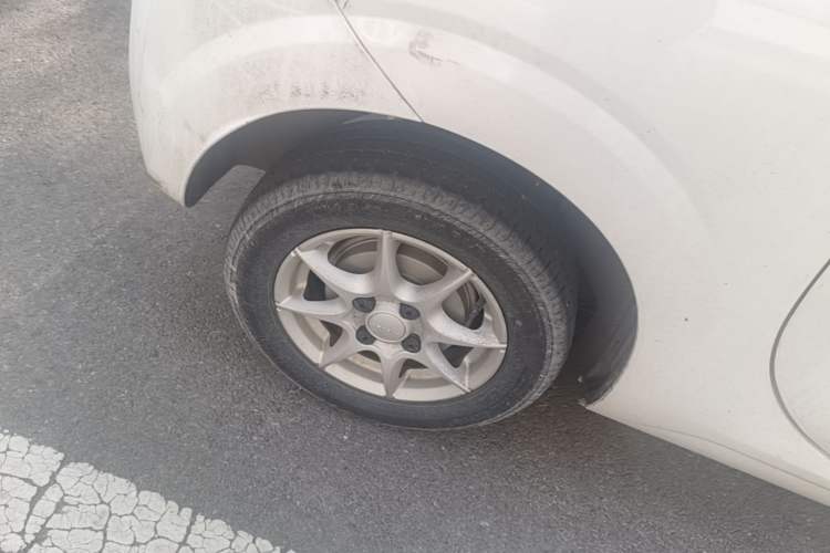 Used Roewe Clever 2022 311km QiQi BoBo Edition Right Rear Wheel Hub