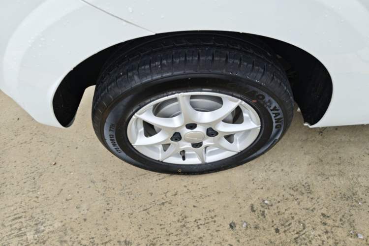 Used Roewe Clever 2022 311km QiQi BoBo Edition Right Rear Wheel Hub