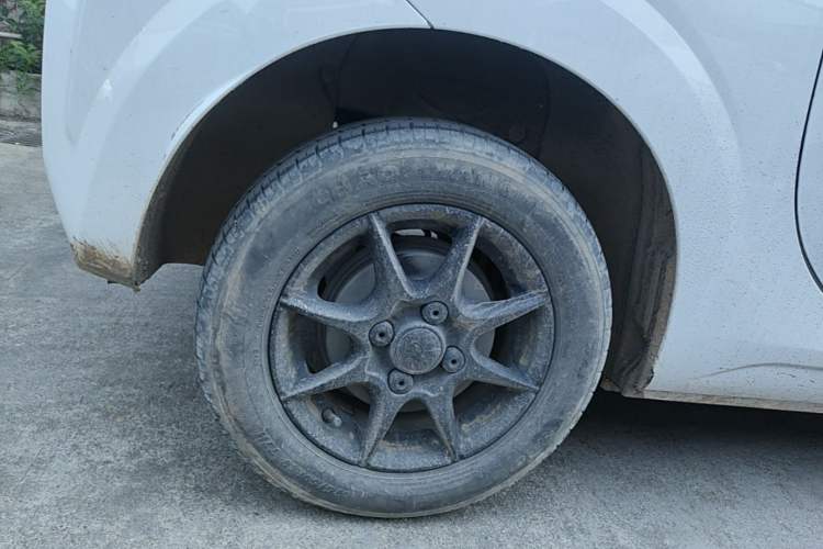 Used Roewe Clever 2022 311km QiQi BoBo Edition Right Rear Wheel Hub