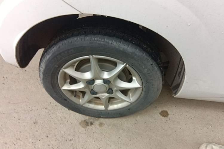 Used Roewe Clever 2022 311km QiQi BoBo Edition Right Rear Wheel Hub