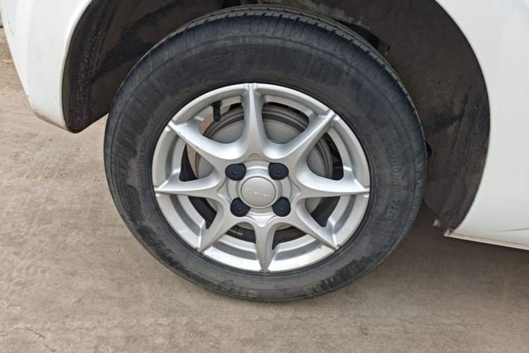 Used Roewe Clever 2022 311km QiQi BoBo Edition Right Rear Wheel Hub