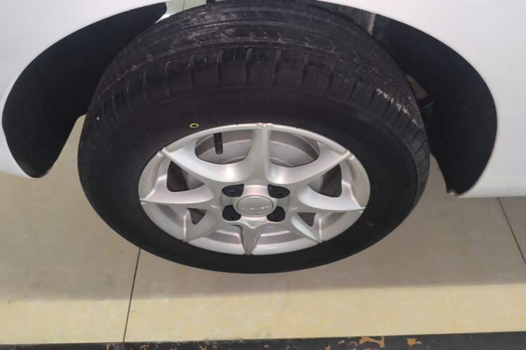 Used Roewe Clever 2022 311km QiQi BoBo Edition Right Rear Wheel Hub