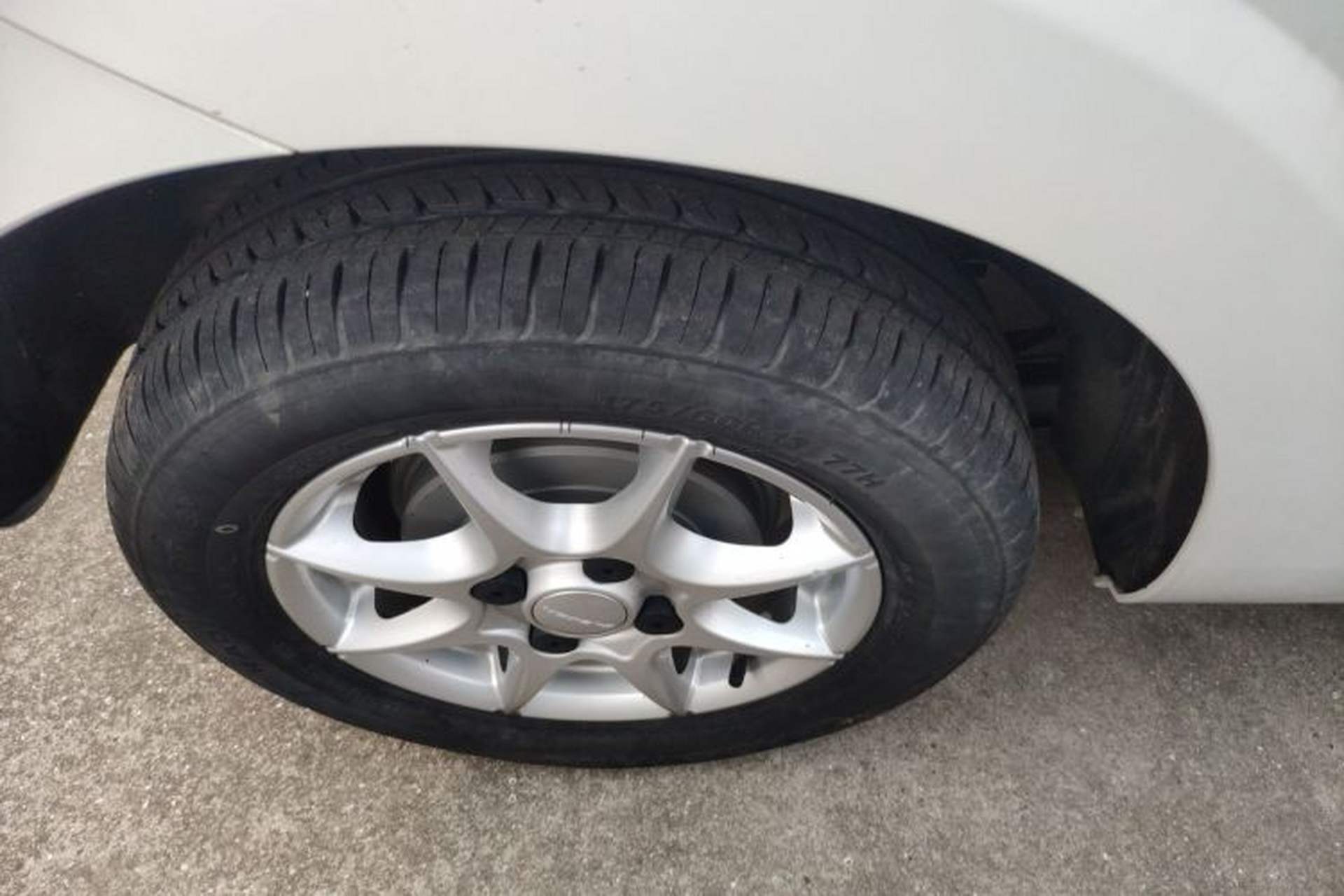 Used Roewe Clever 2022 311km QiQi BoBo Edition Right Rear Wheel Hub