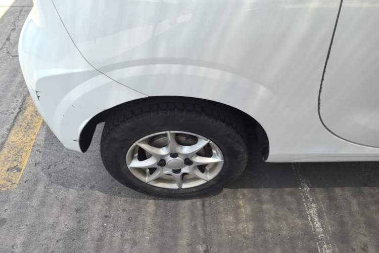 Used Roewe Clever 2022 311km QiQi BoBo Edition Right Rear Wheel Hub