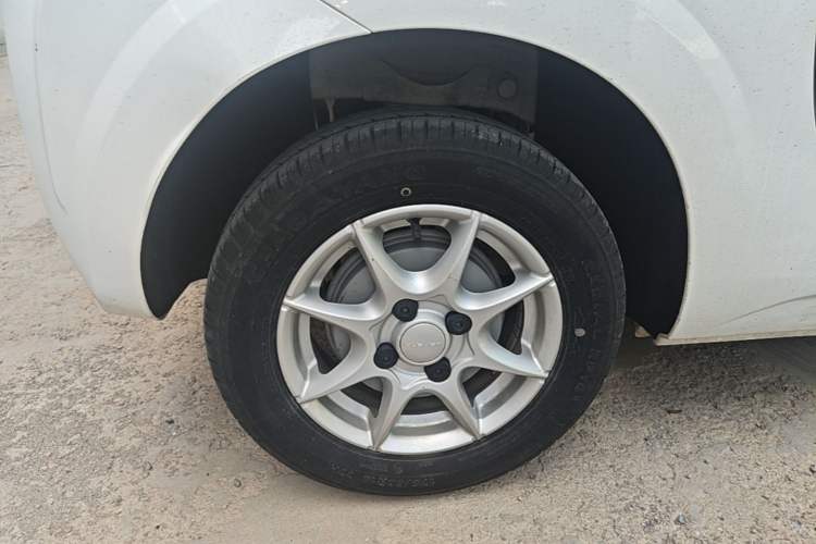 Used Roewe Clever 2022 311km QiQi BoBo Edition Right Rear Wheel Hub