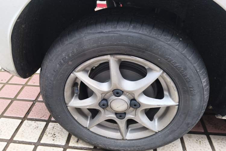 Used Roewe Clever 2022 311km QiQi BoBo Edition Right Rear Wheel Hub
