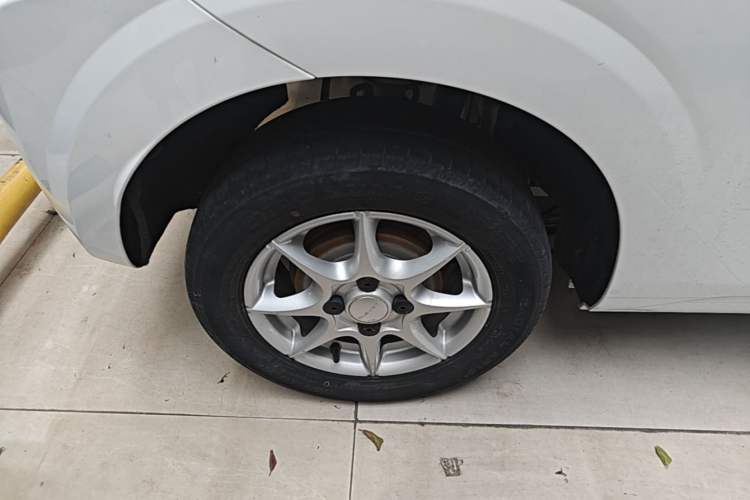 Used Roewe Clever 2022 311km QiQi BoBo Edition Right Rear Wheel Hub