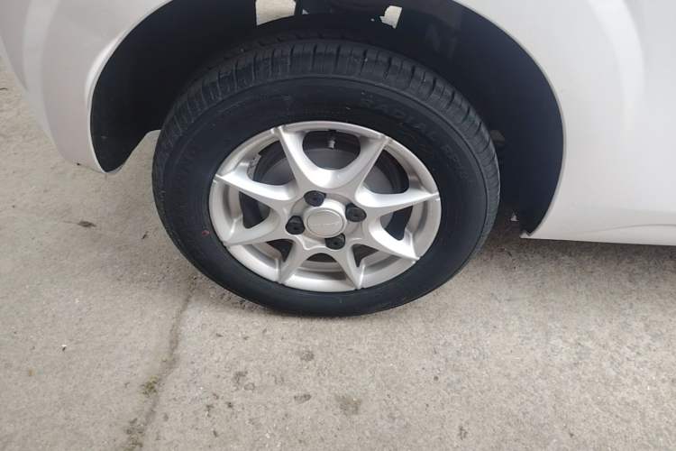 Used Roewe Clever 2022 311km QiQi BoBo Edition Right Rear Wheel Hub