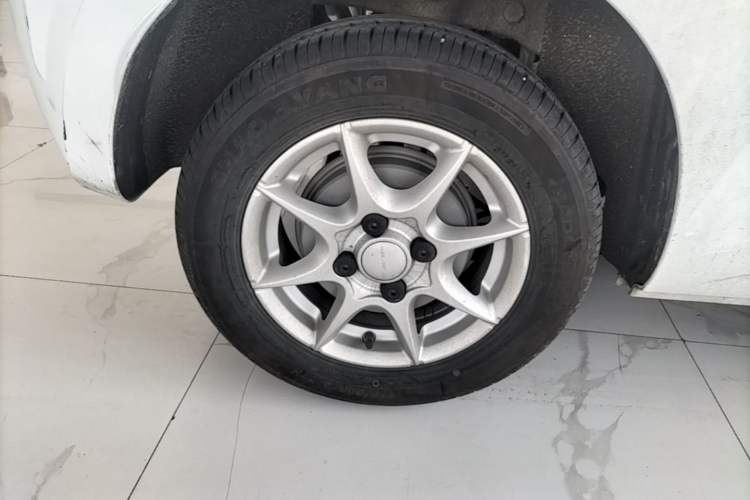 Used Roewe Clever 2022 311km QiQi BoBo Edition Right Rear Wheel Hub