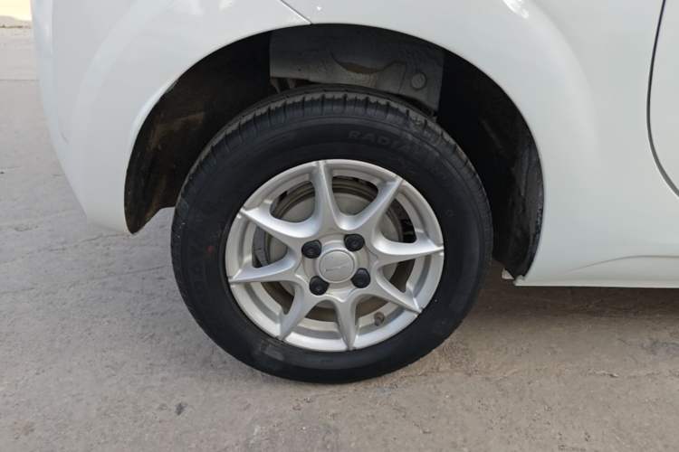 Used Roewe Clever 2022 311km QiQi BoBo Edition Right Rear Wheel Hub