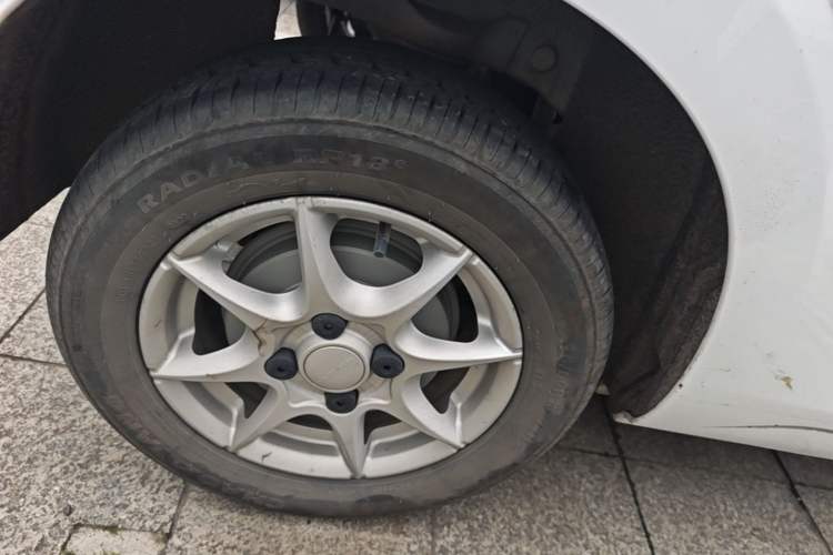 Used Roewe Clever 2022 311km QiQi BoBo Edition Right Rear Wheel Hub