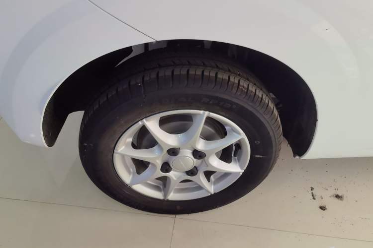 Used Roewe Clever 2022 311km QiQi BoBo Edition Right Rear Wheel Hub