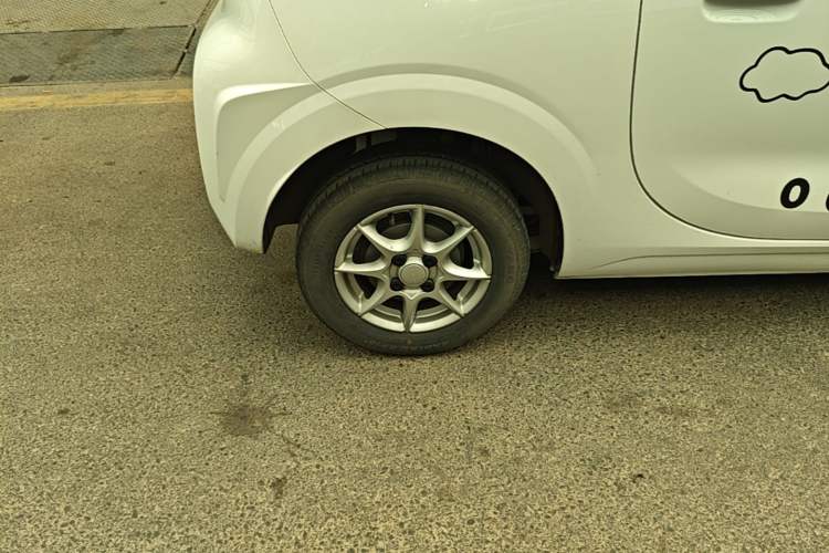Used Roewe Clever 2022 311km QiQi BoBo Edition Right Rear Wheel Hub