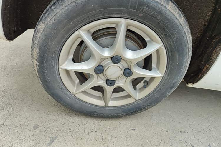 Used Roewe Clever 2022 311km QiQi BoBo Edition Right Rear Wheel Hub