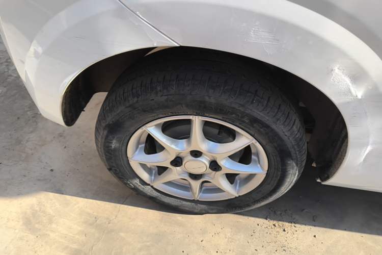 Used Roewe Clever 2022 311km QiQi BoBo Edition Right Rear Wheel Hub